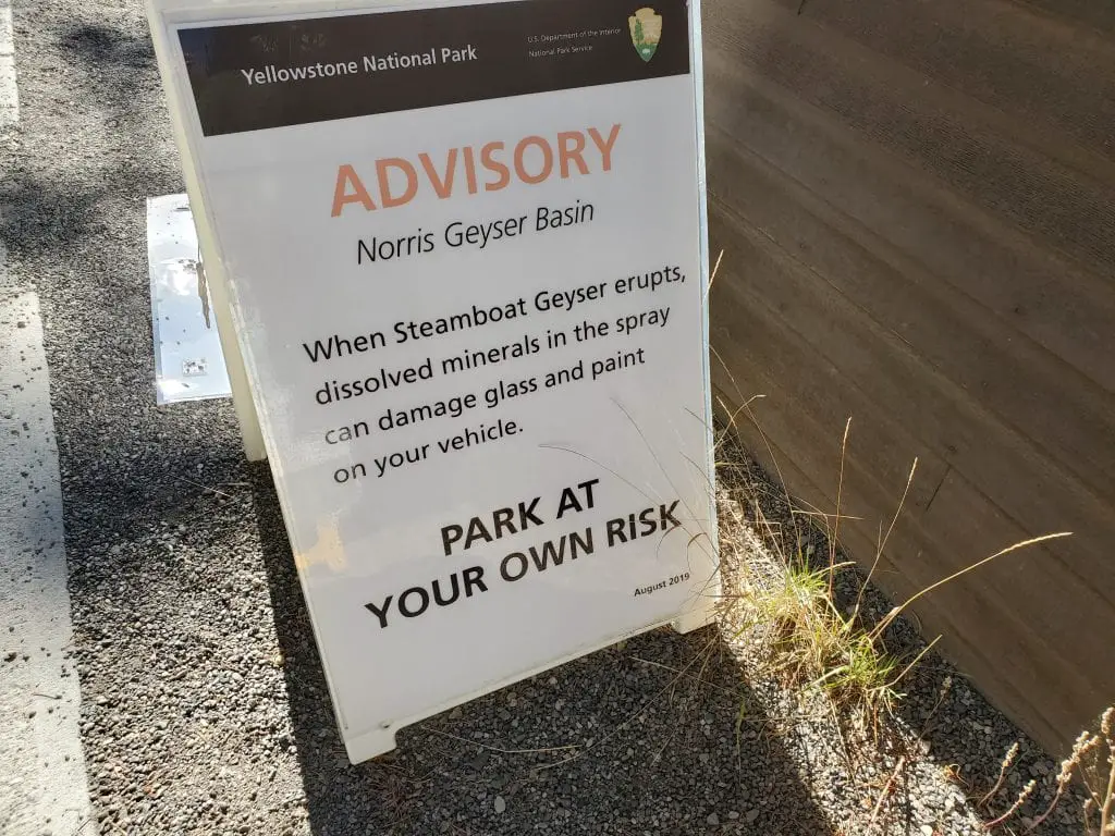 Parking advisory at Norris Geyser Basin