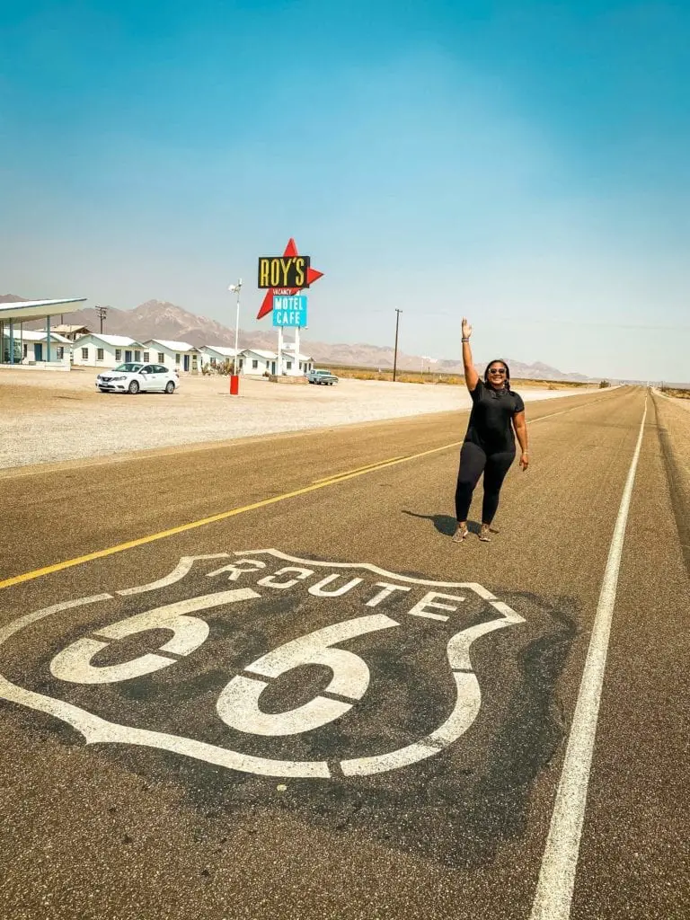 where to get a picture with a route 66 sign