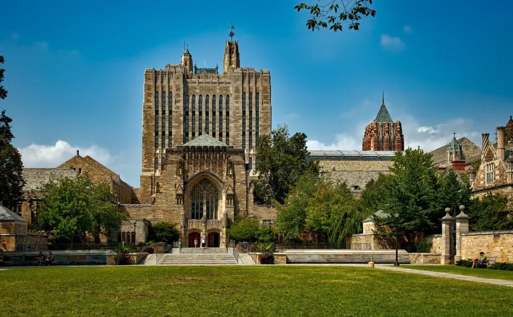 Amtrak Valley Flyer goes to Yale University