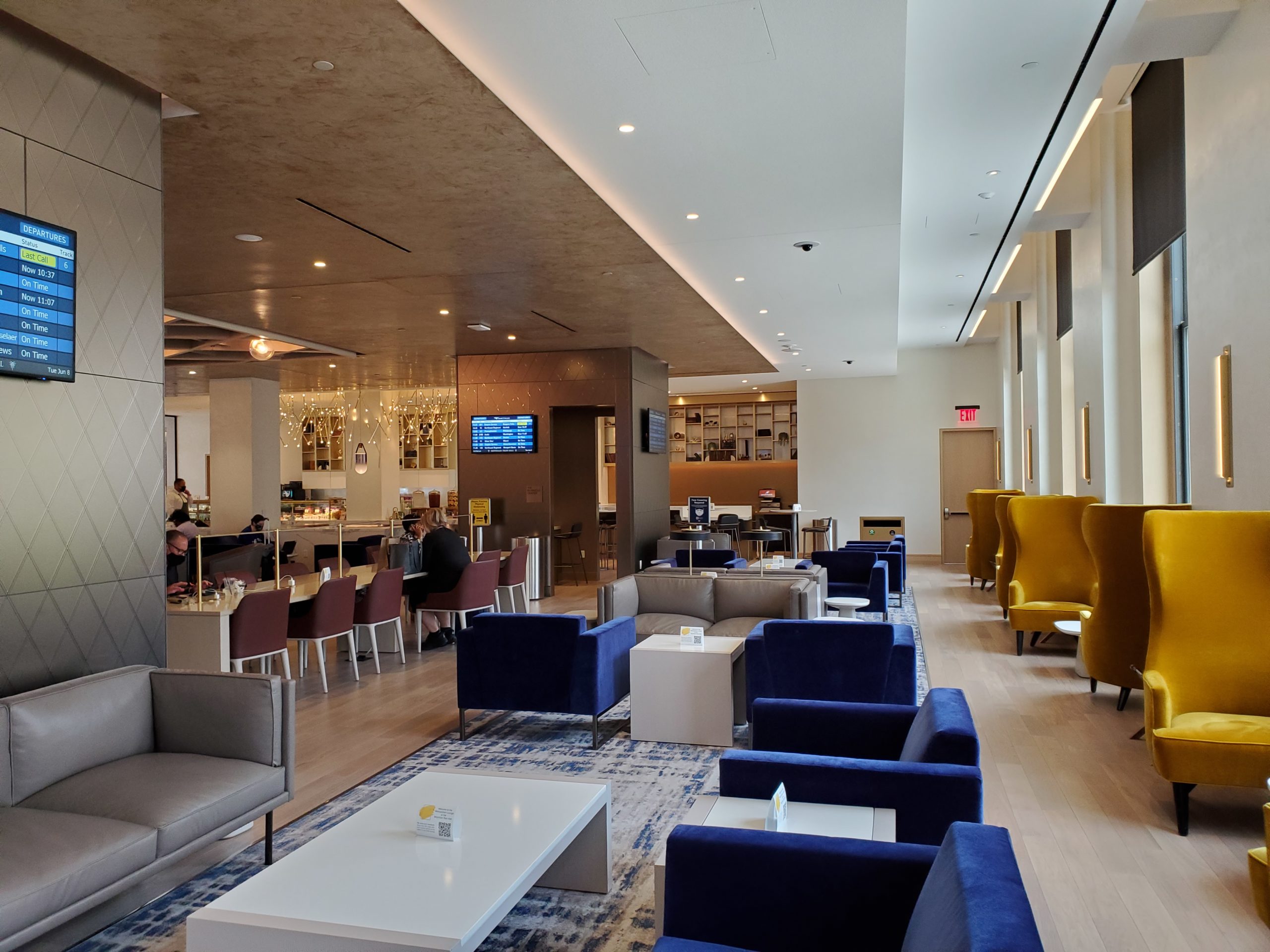 Complete Guide To Amtrak Metropolitan Lounges | Grounded Life Travel