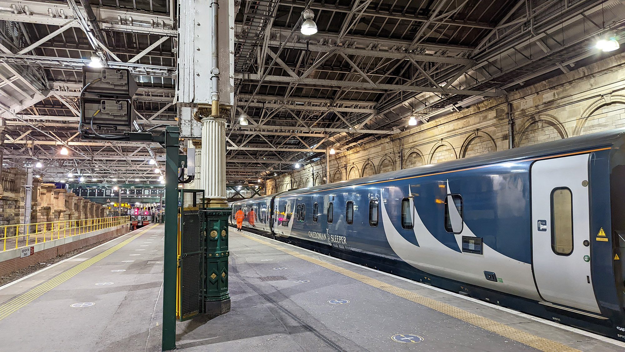 Edinburgh Waverley Station: A Complete Guide | Grounded Life Travel